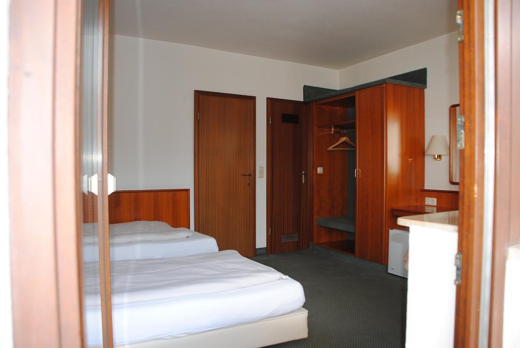 Hotel Kurfuerst Garni Germersheim Ruang foto